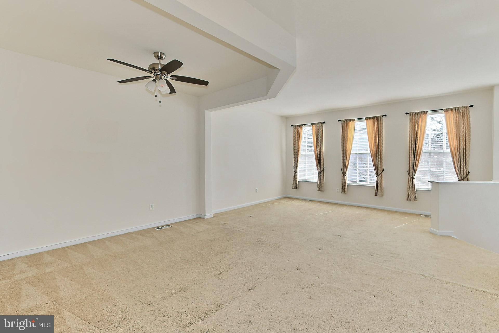 SIGNATURE AT BROADLANDS - Residential Lease