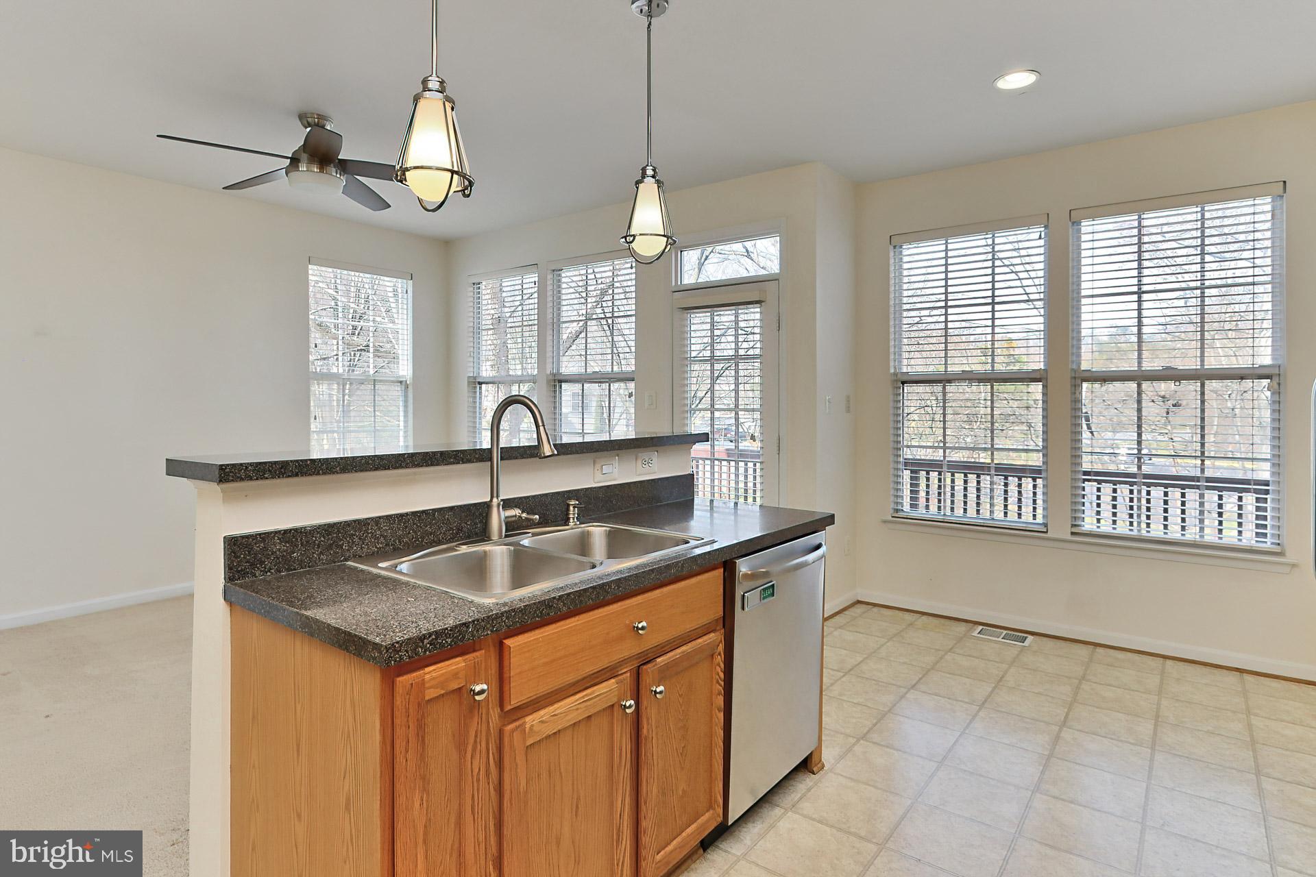 SIGNATURE AT BROADLANDS - Residential Lease