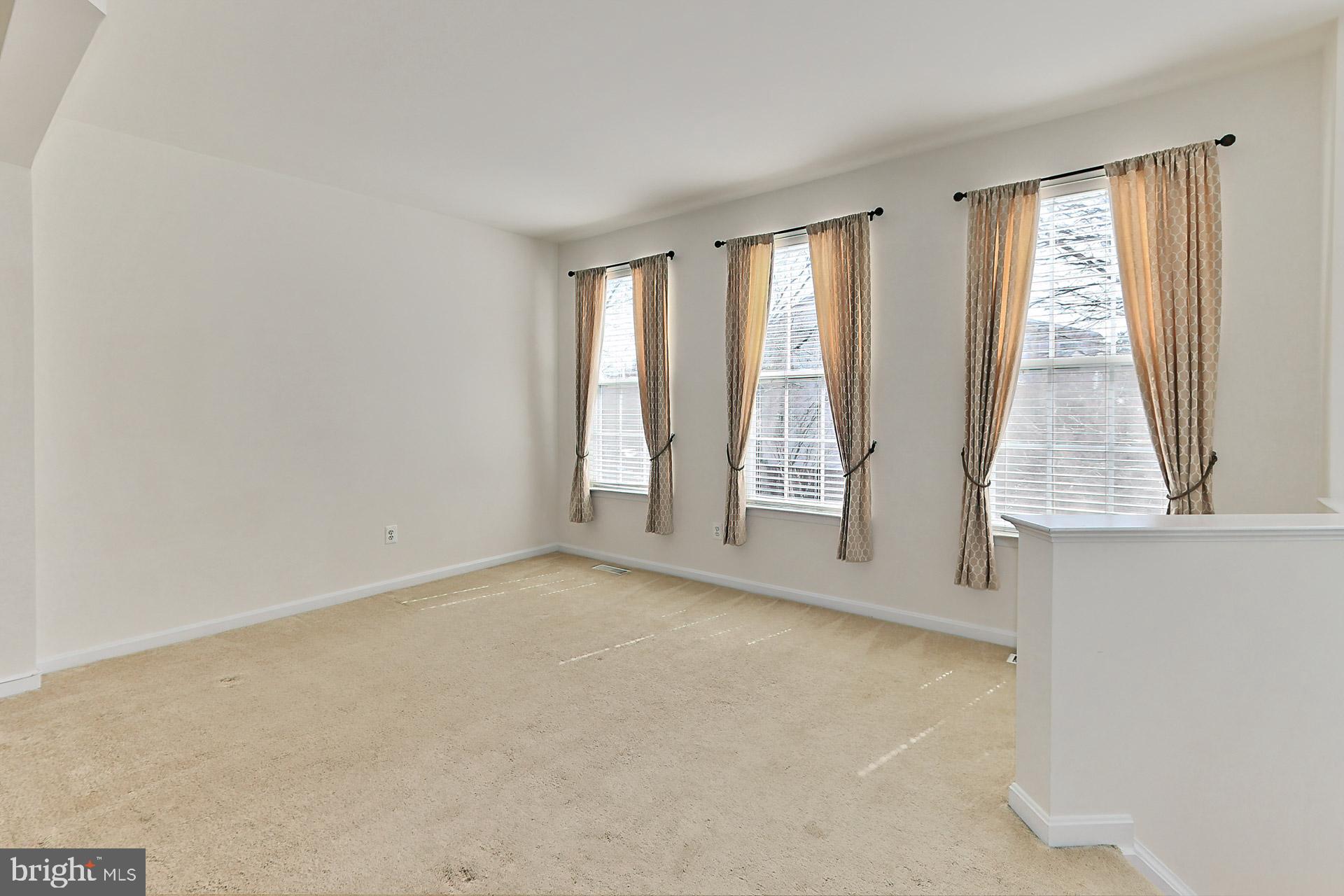 SIGNATURE AT BROADLANDS - Residential Lease