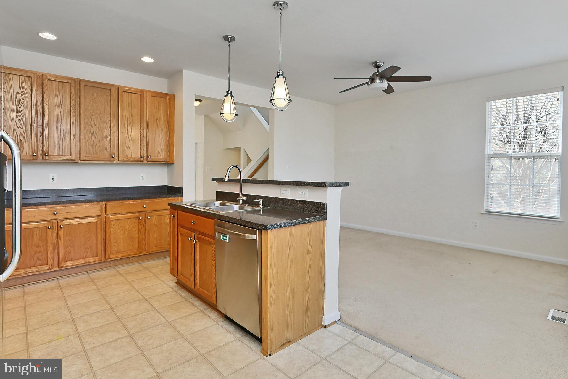 SIGNATURE AT BROADLANDS - Residential Lease