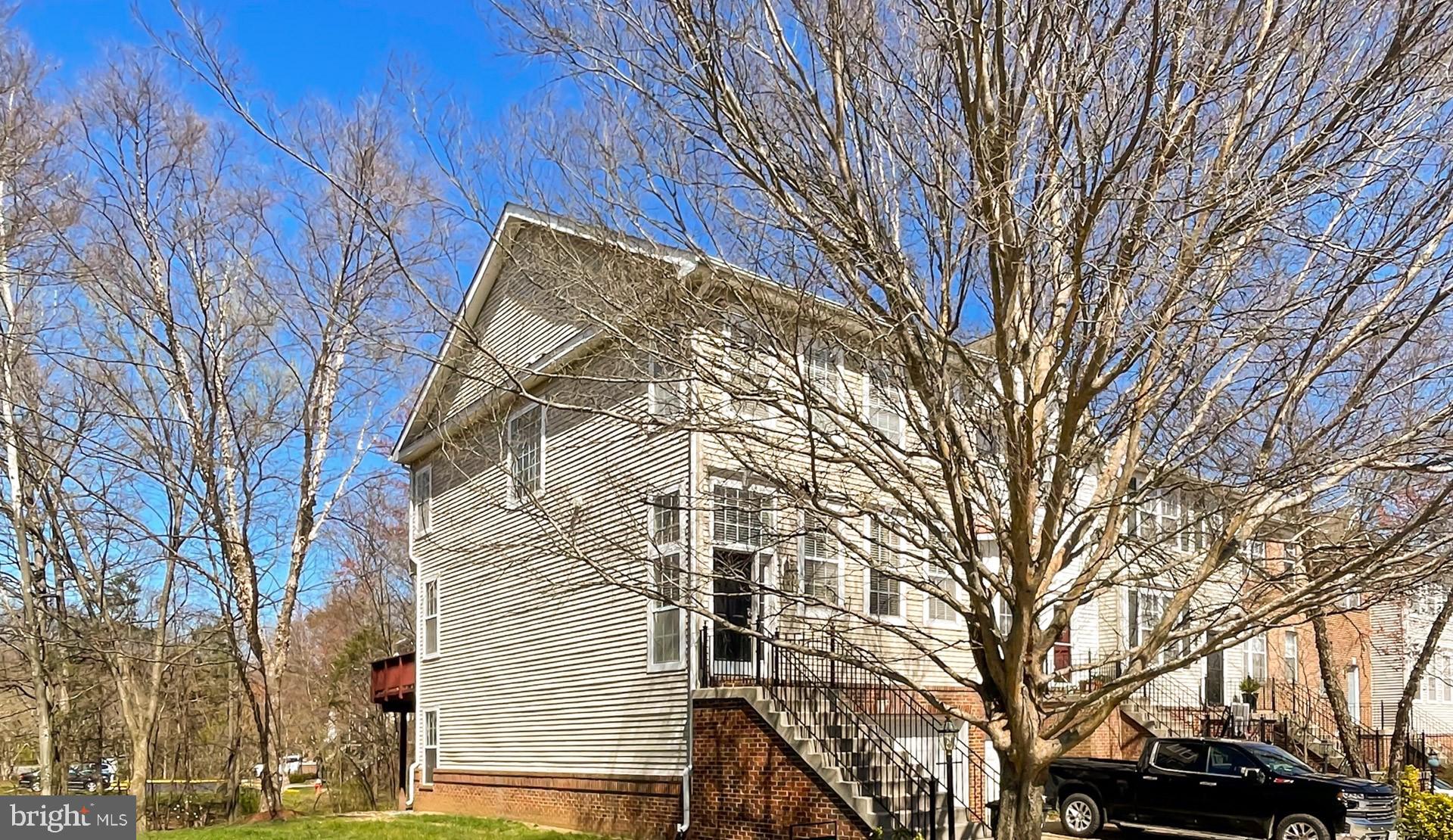 SIGNATURE AT BROADLANDS - Residential Lease