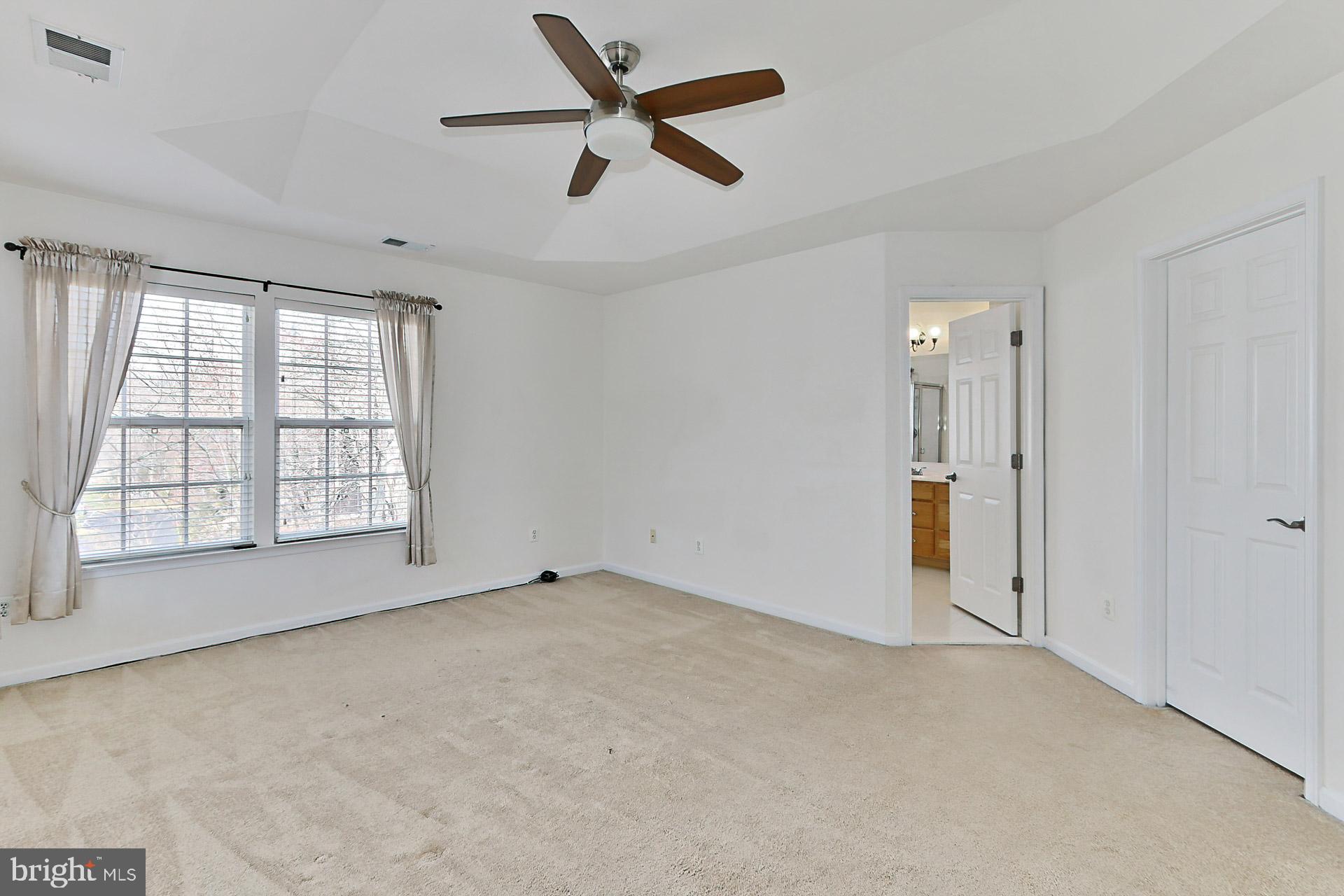 SIGNATURE AT BROADLANDS - Residential Lease