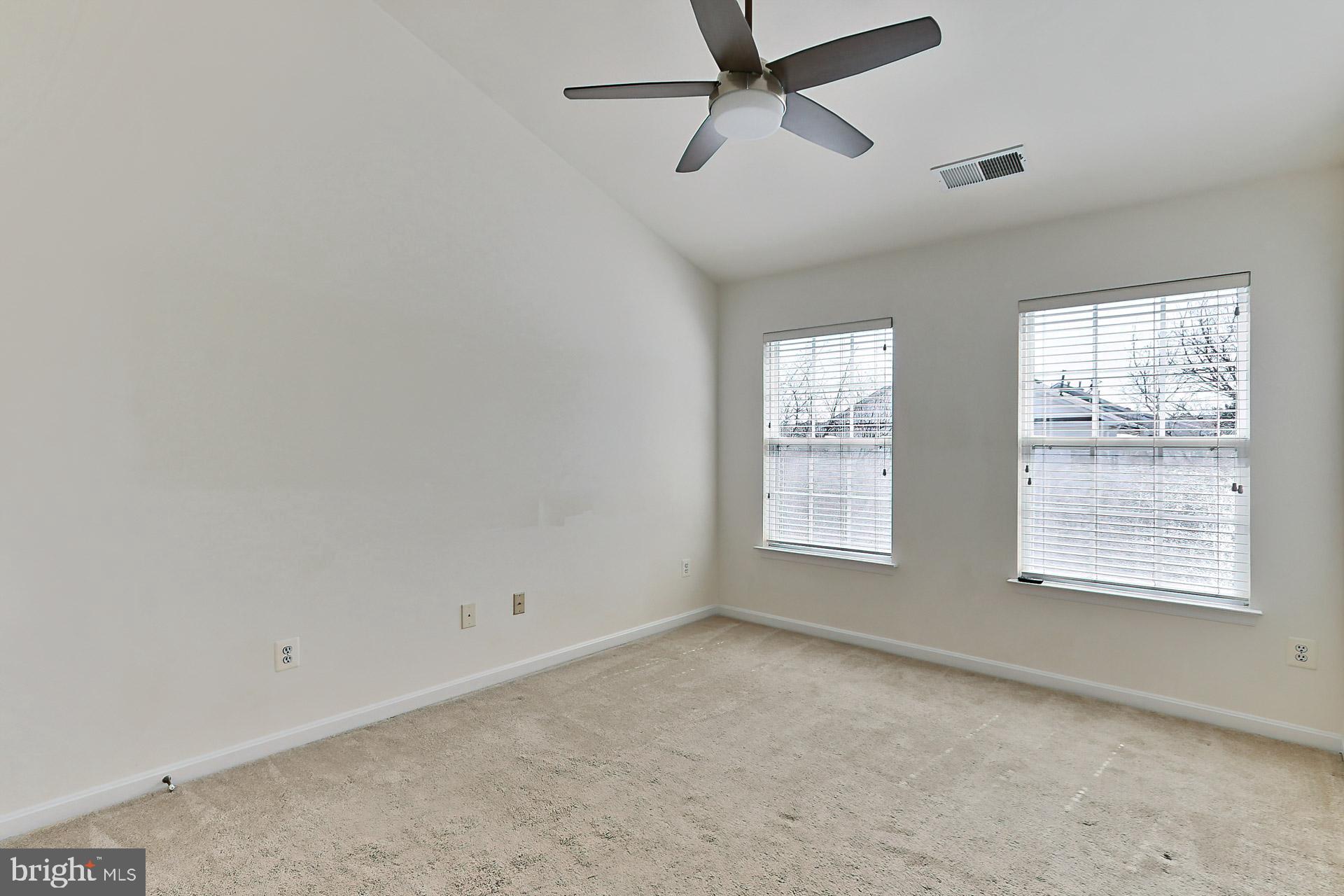 SIGNATURE AT BROADLANDS - Residential Lease