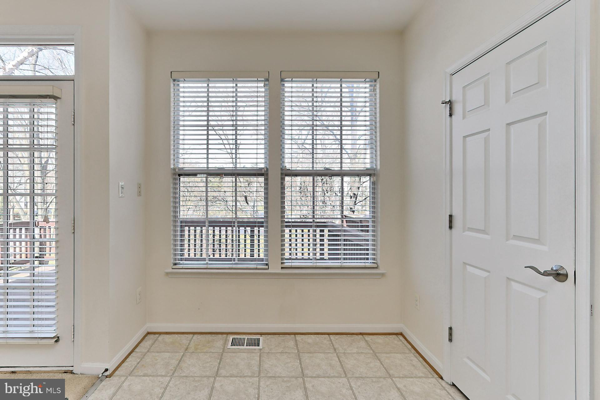 SIGNATURE AT BROADLANDS - Residential Lease