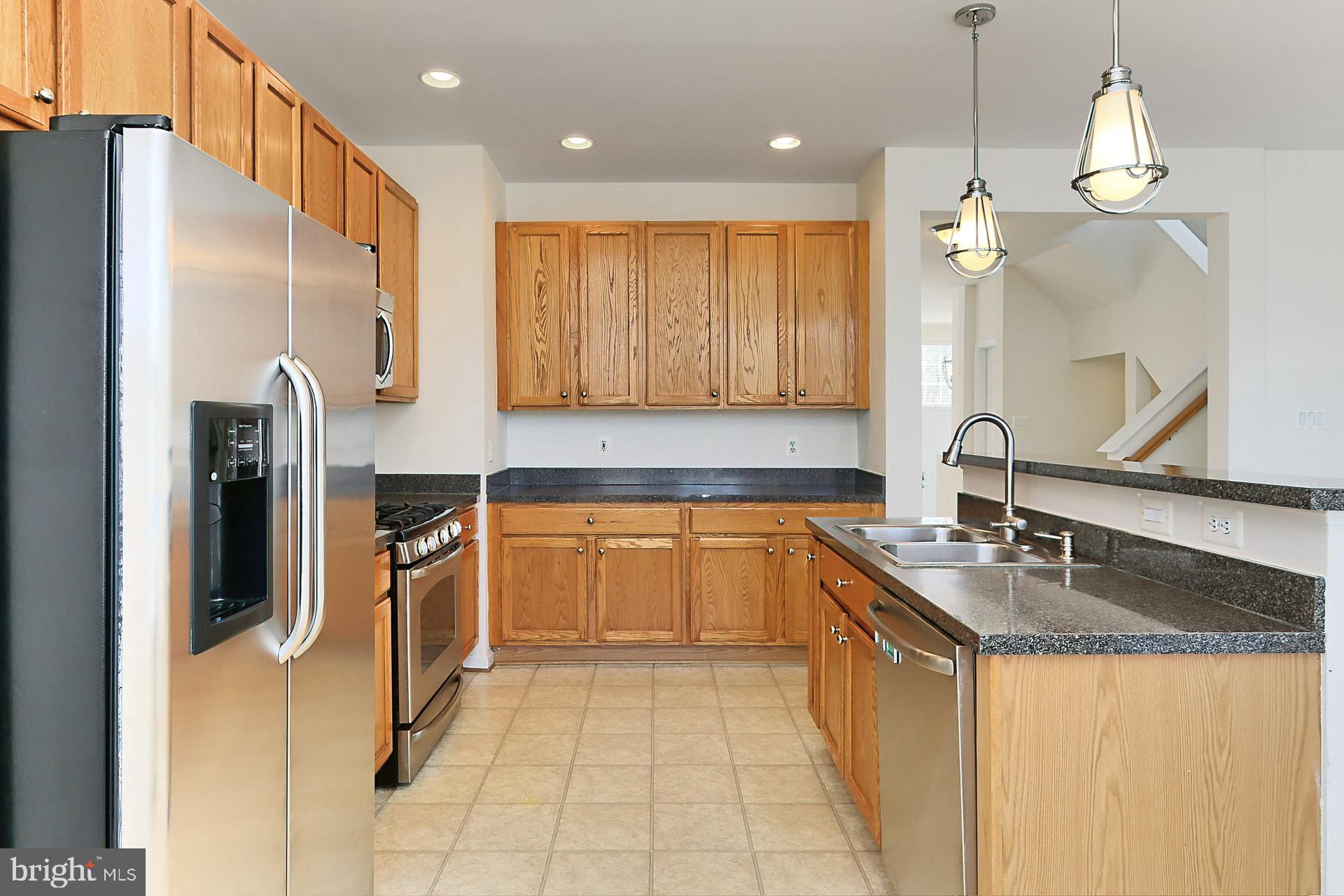 SIGNATURE AT BROADLANDS - Residential Lease