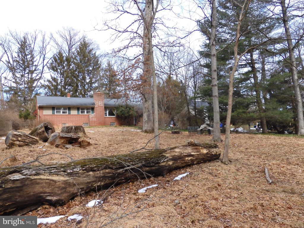 Photo of 1005 Hart Road, BALTIMORE, MD 21286 (MLS # MDBC2152334)