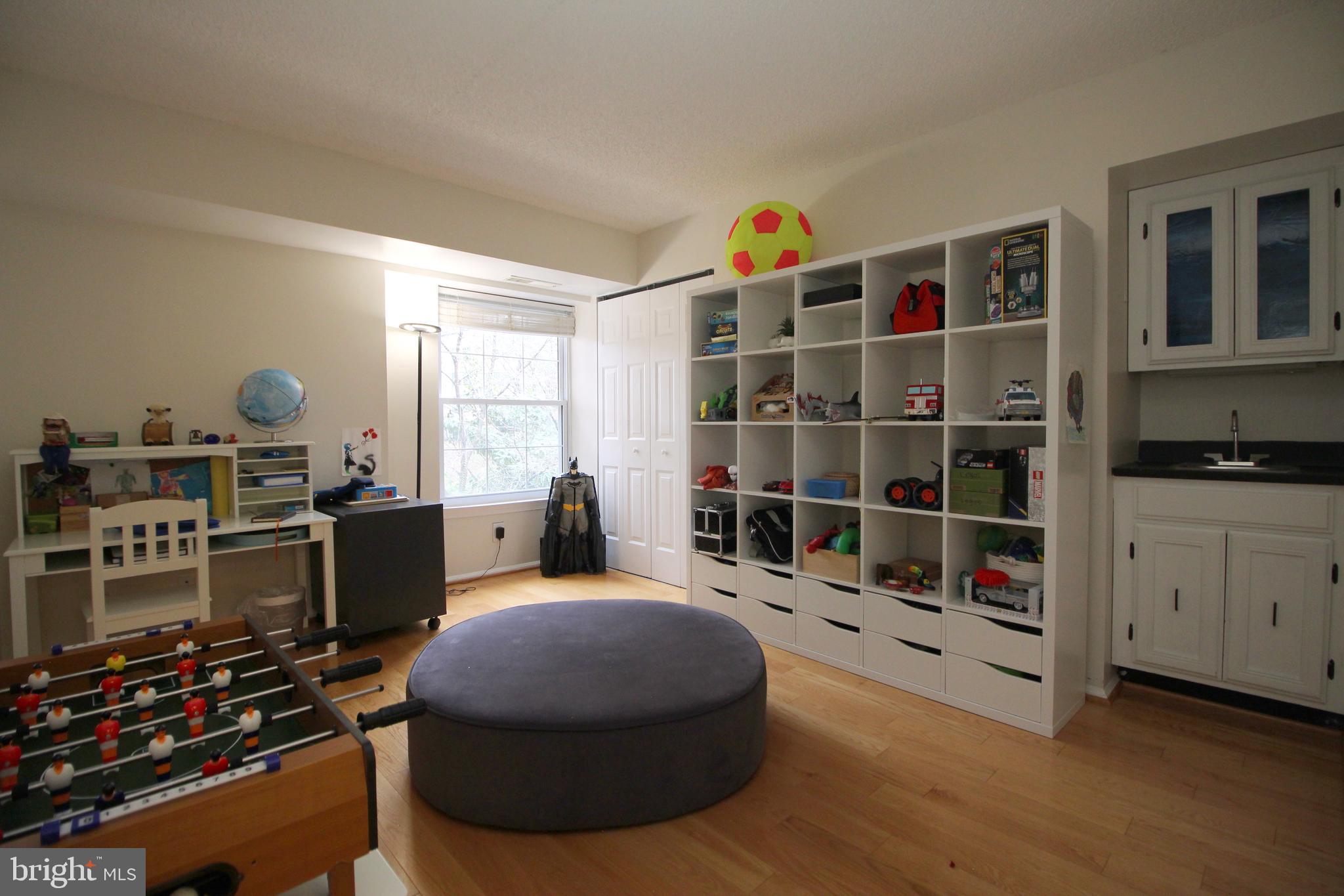 THE COLONIES - Residential