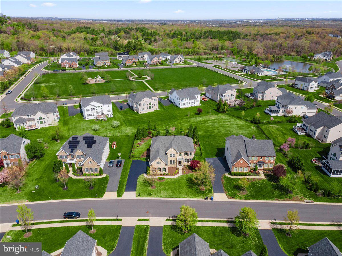 DAWSON'S CORNER - Residential