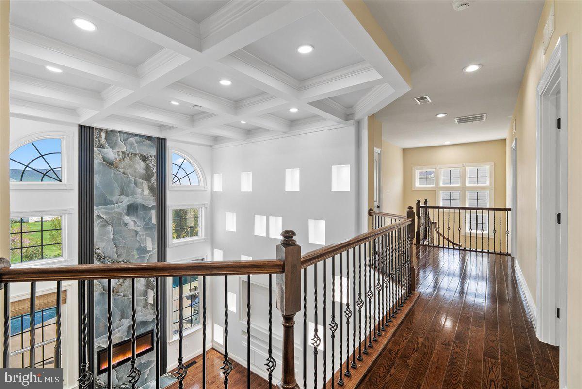 DAWSON'S CORNER - Residential