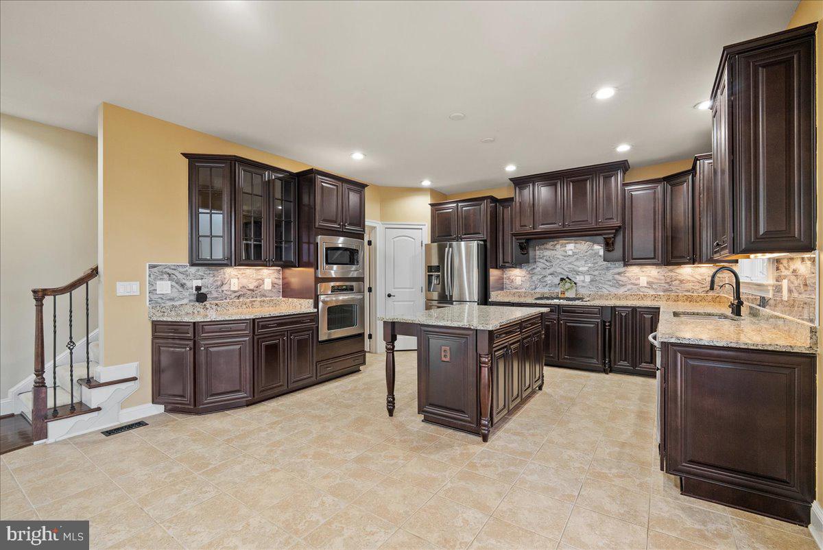 DAWSON'S CORNER - Residential