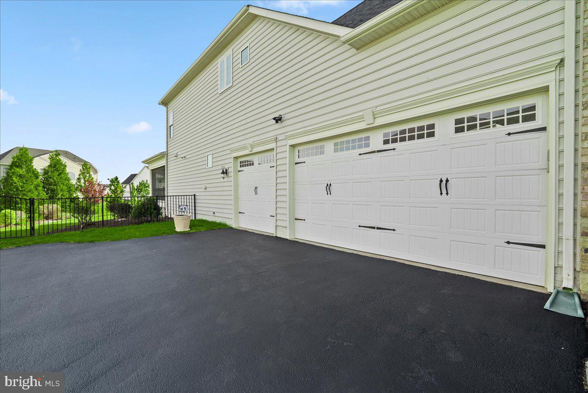 DAWSON'S CORNER - Residential