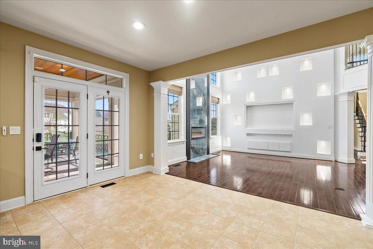 DAWSON'S CORNER - Residential