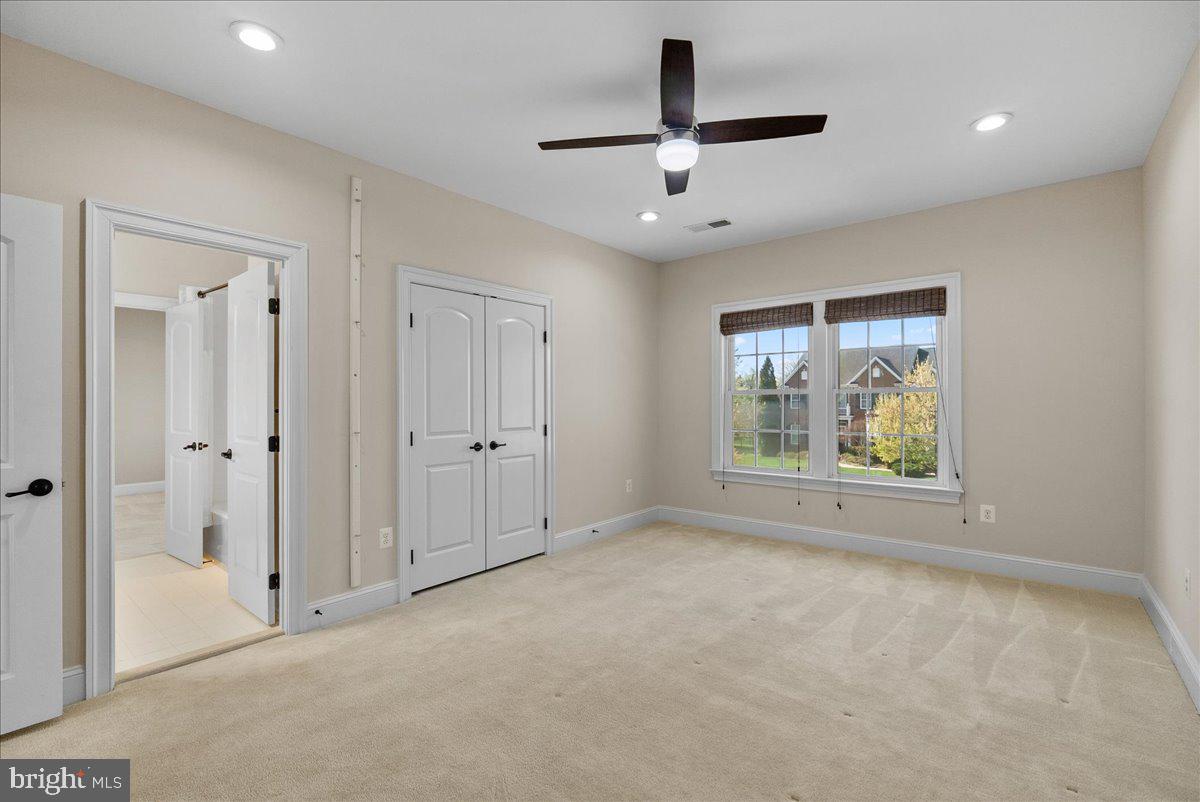 DAWSON'S CORNER - Residential