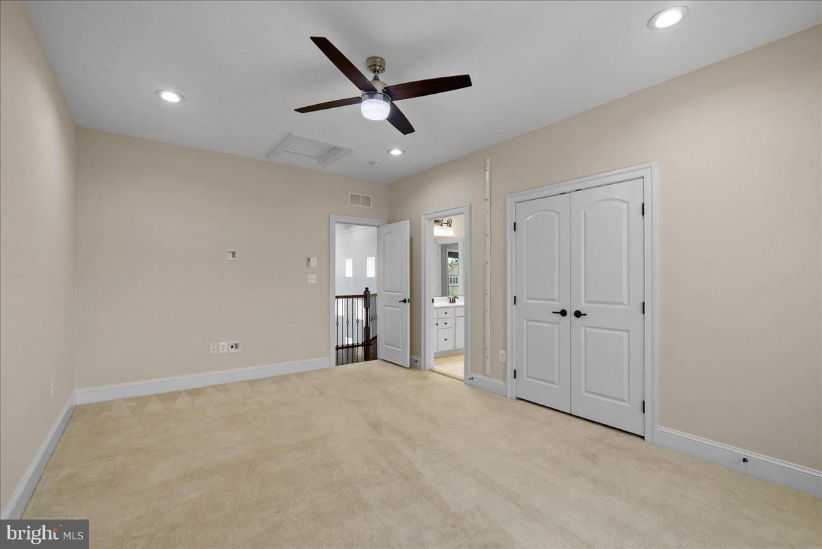 DAWSON'S CORNER - Residential