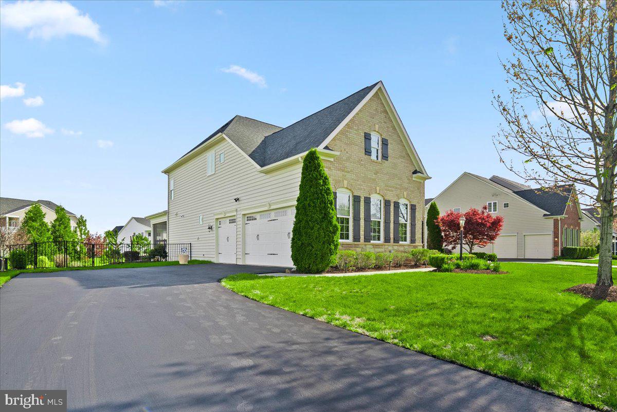 DAWSON'S CORNER - Residential