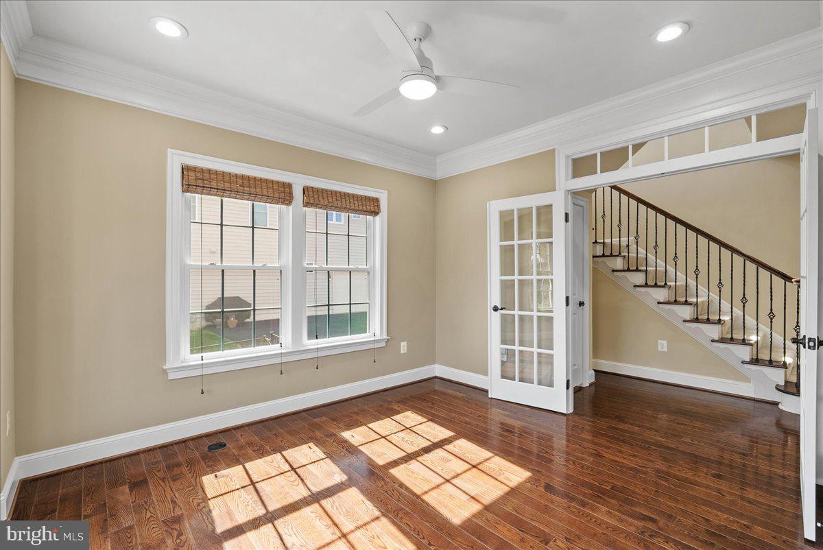 DAWSON'S CORNER - Residential