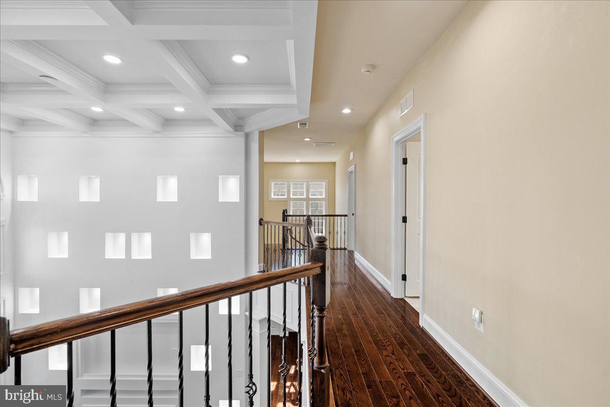 DAWSON'S CORNER - Residential