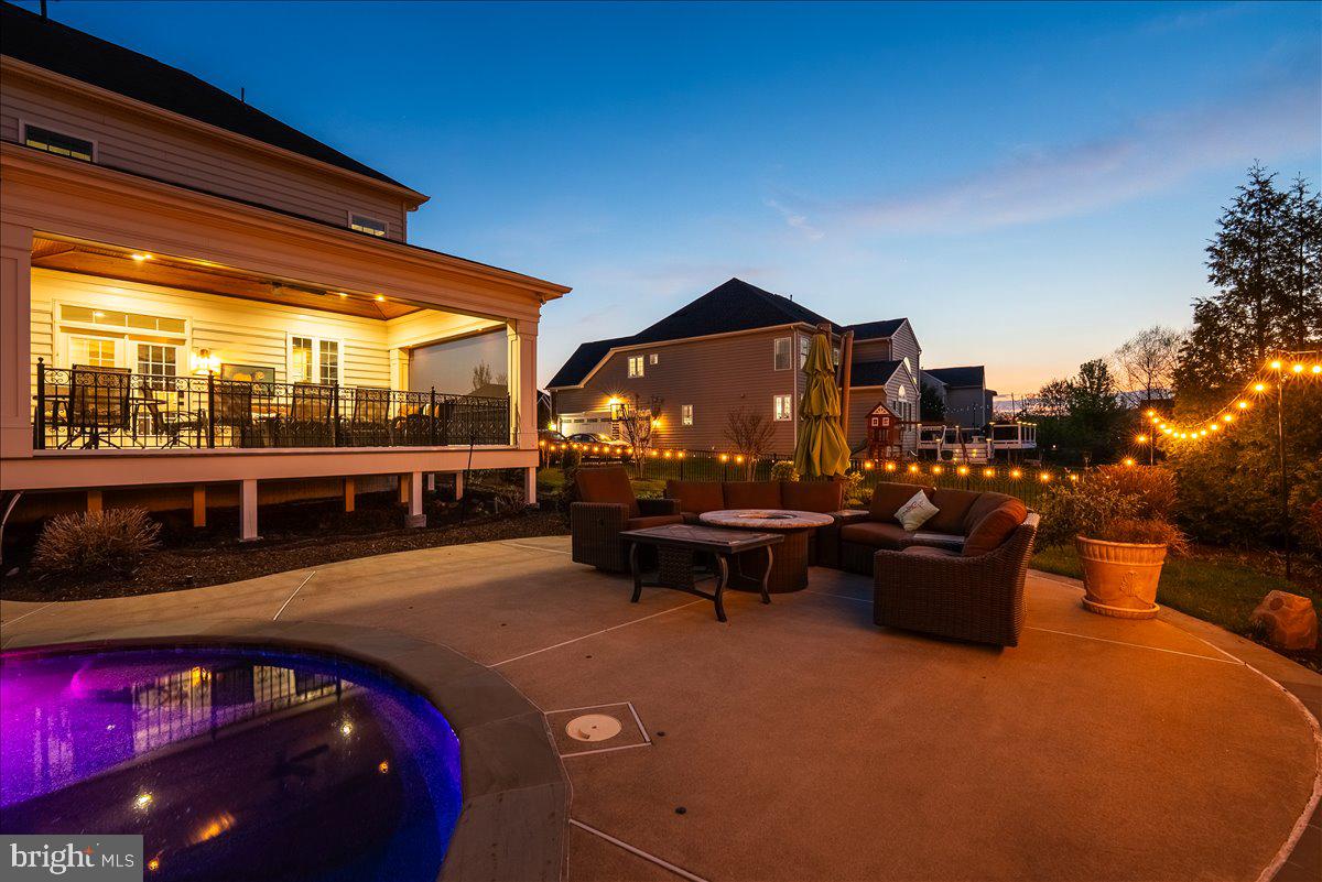 DAWSON'S CORNER - Residential