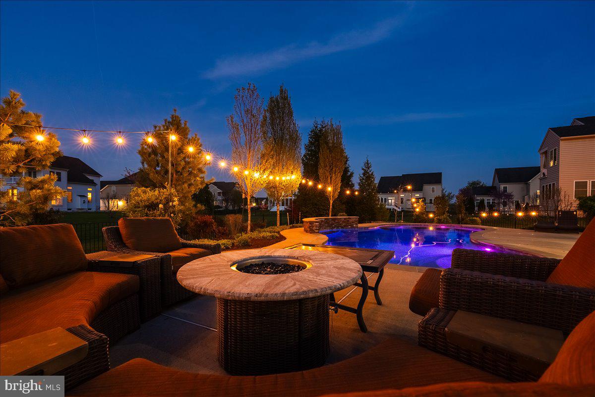 DAWSON'S CORNER - Residential