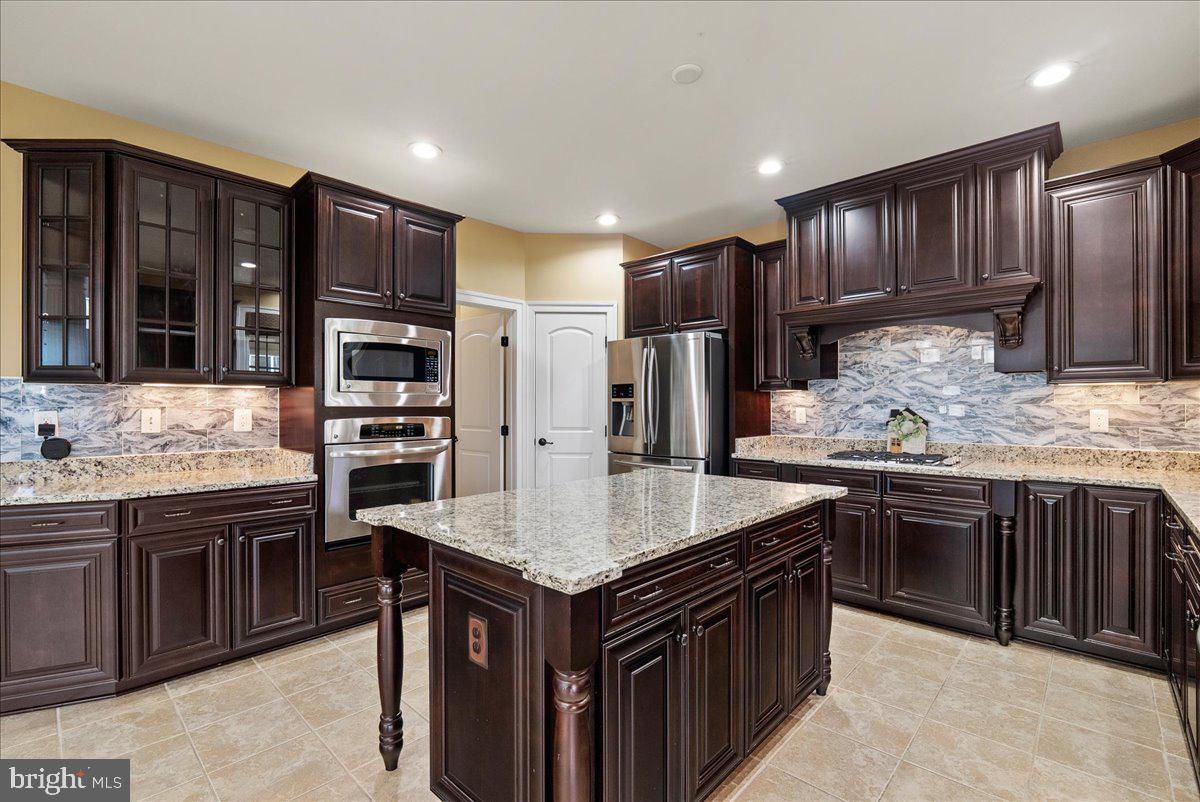 DAWSON'S CORNER - Residential