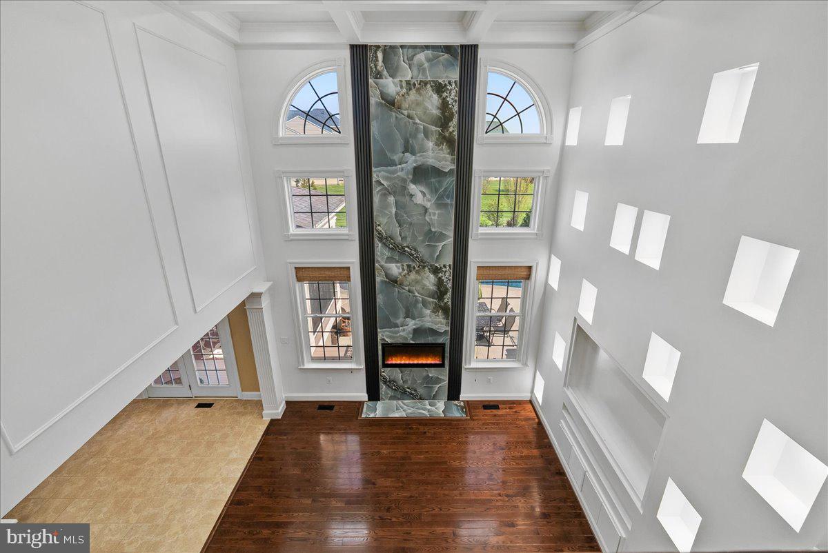 DAWSON'S CORNER - Residential