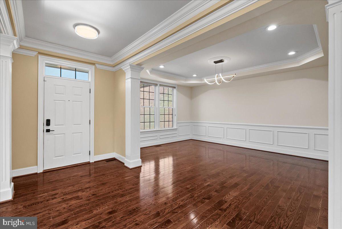 DAWSON'S CORNER - Residential