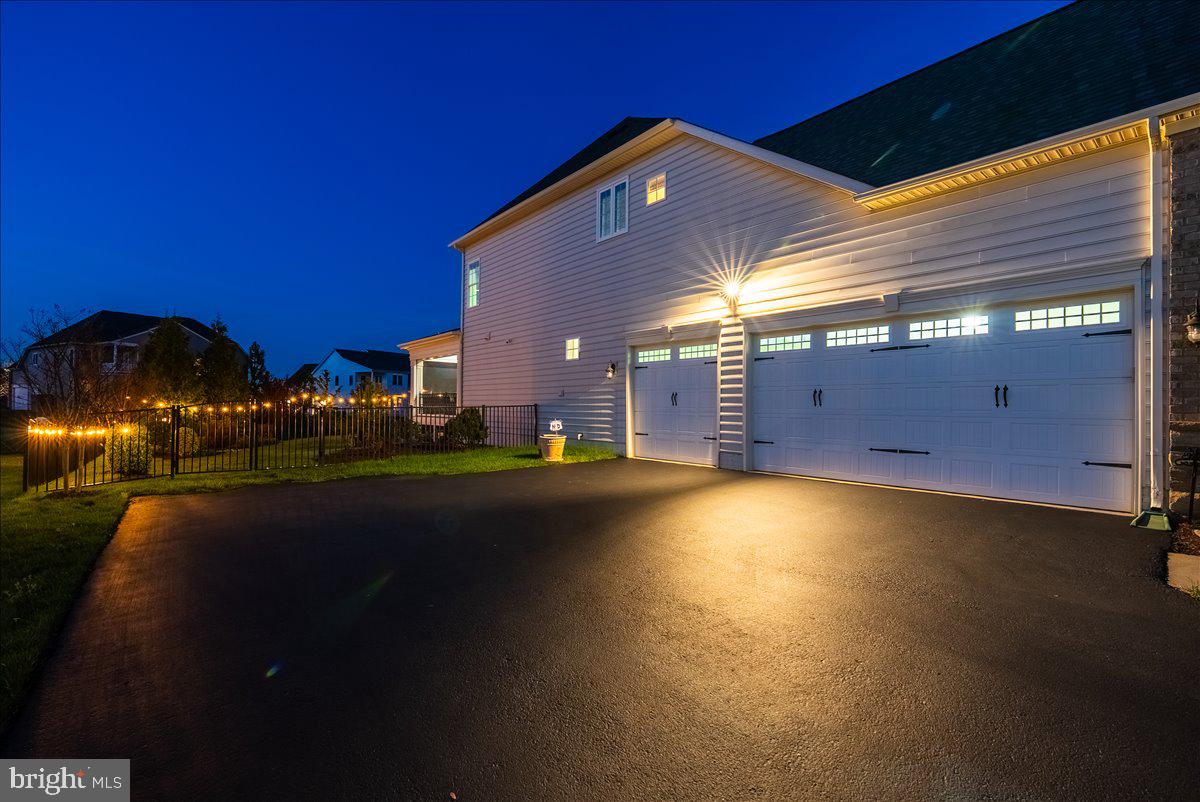 DAWSON'S CORNER - Residential