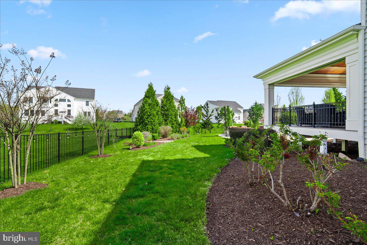 DAWSON'S CORNER - Residential