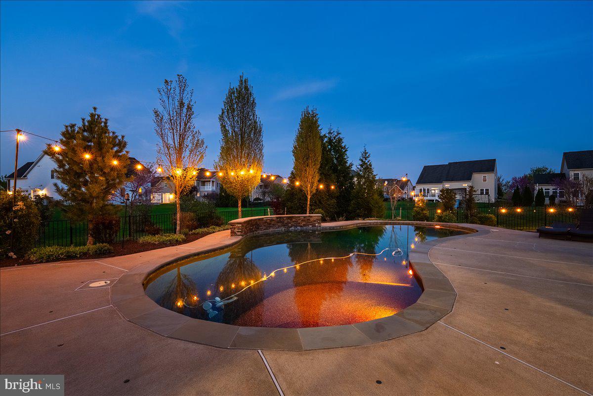 DAWSON'S CORNER - Residential