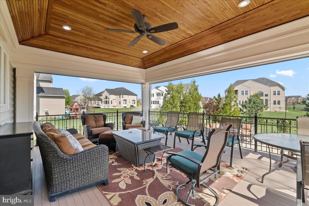 DAWSON'S CORNER - Residential