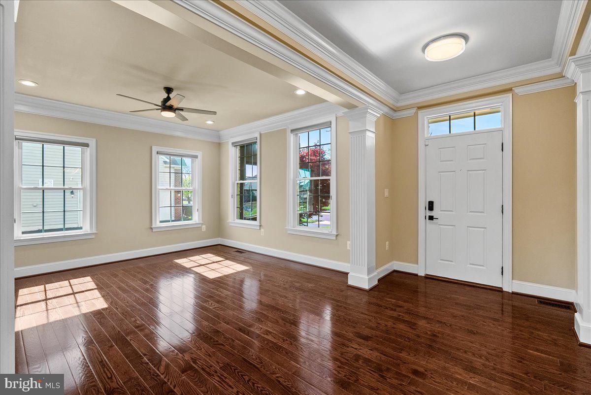 DAWSON'S CORNER - Residential