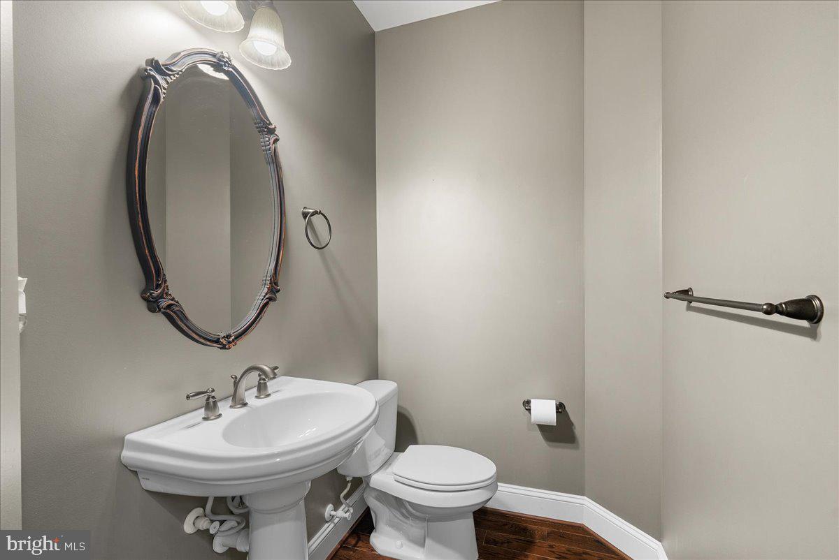 DAWSON'S CORNER - Residential