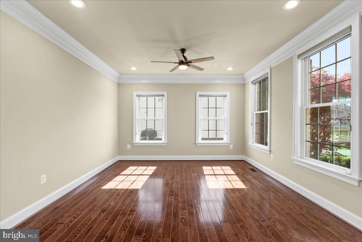 DAWSON'S CORNER - Residential