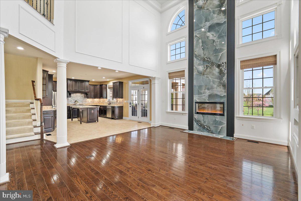 DAWSON'S CORNER - Residential