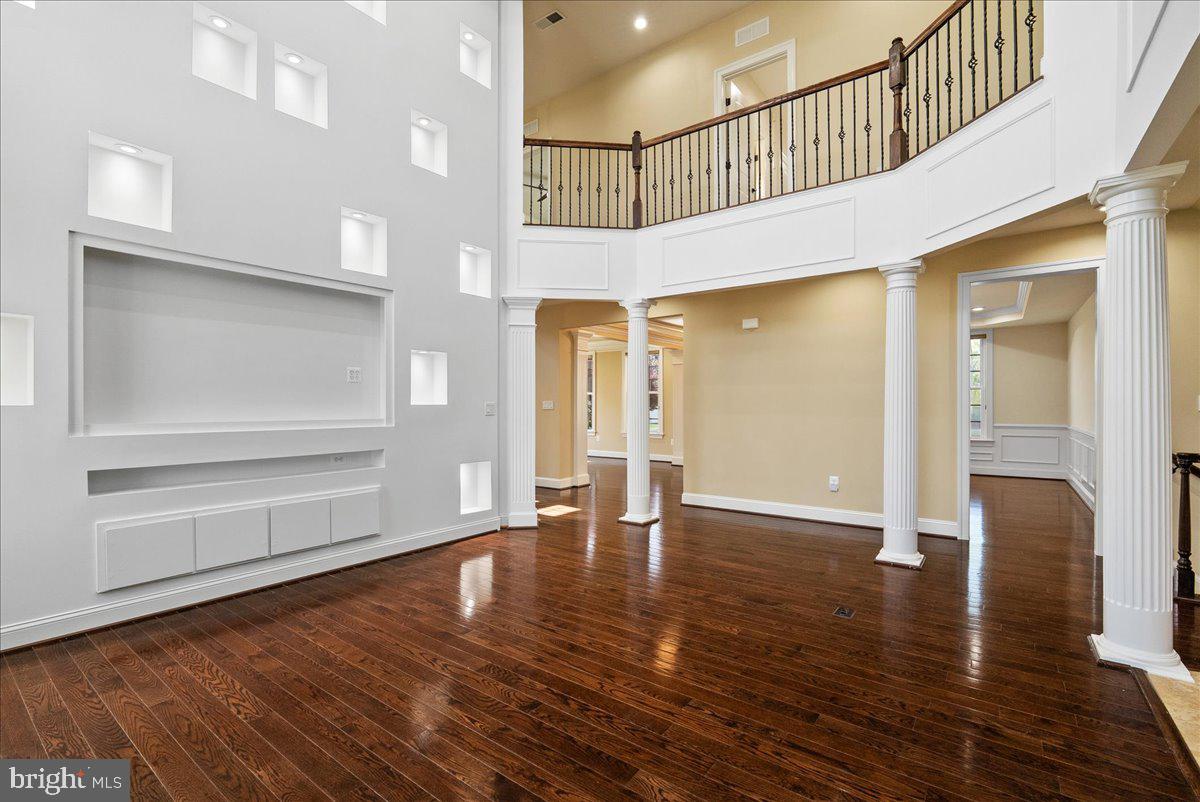 DAWSON'S CORNER - Residential