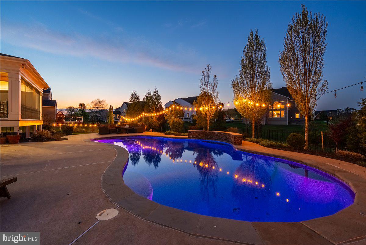 DAWSON'S CORNER - Residential