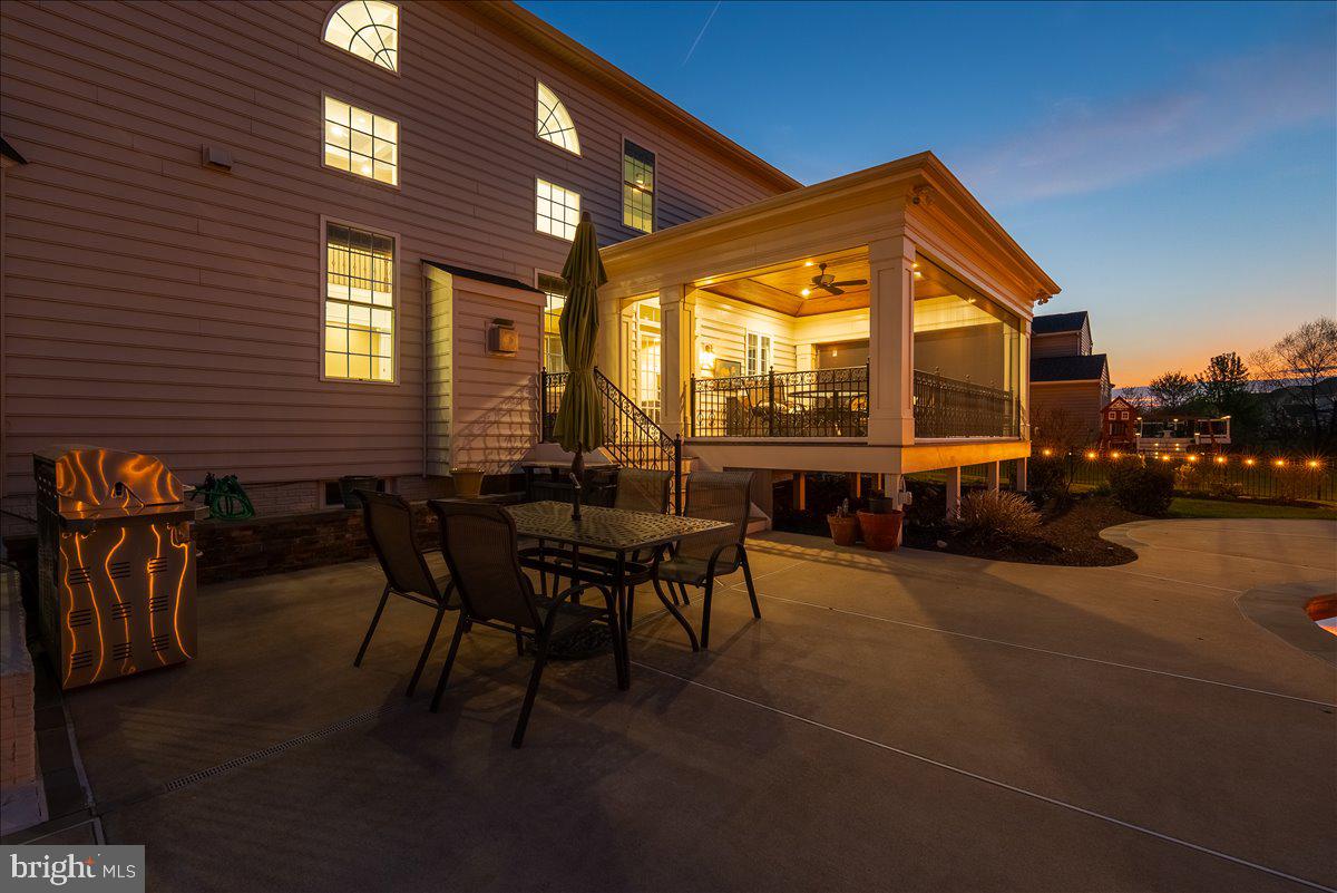 DAWSON'S CORNER - Residential