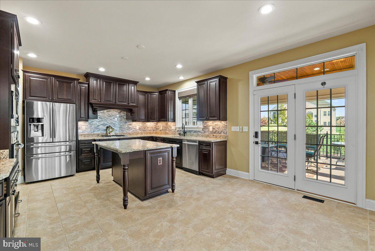 DAWSON'S CORNER - Residential