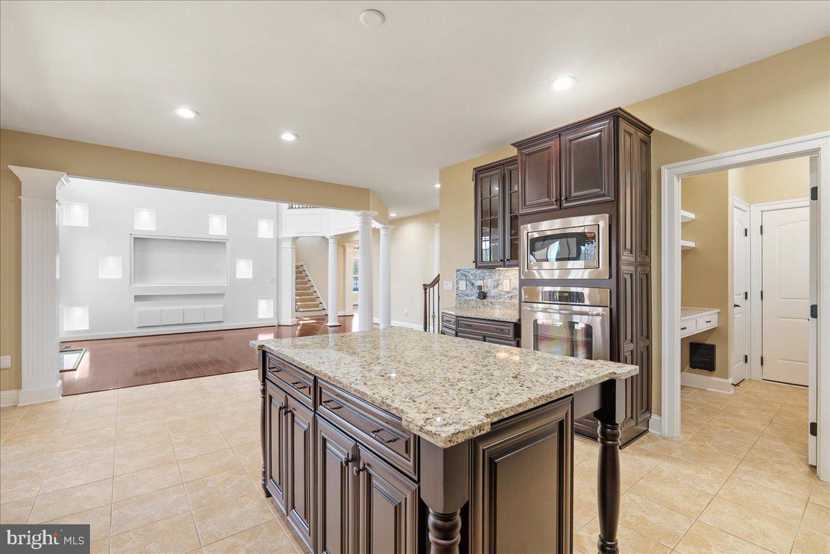 DAWSON'S CORNER - Residential