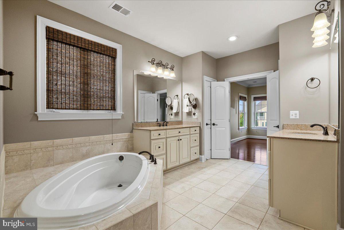 DAWSON'S CORNER - Residential