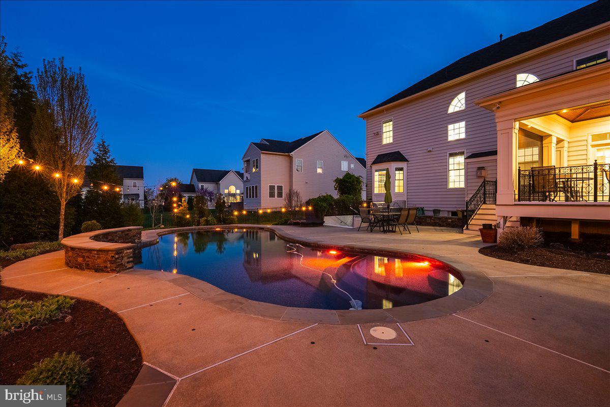 DAWSON'S CORNER - Residential