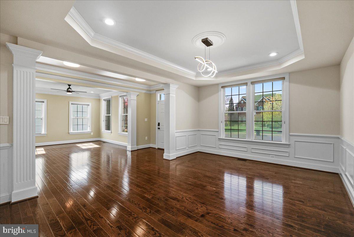 DAWSON'S CORNER - Residential