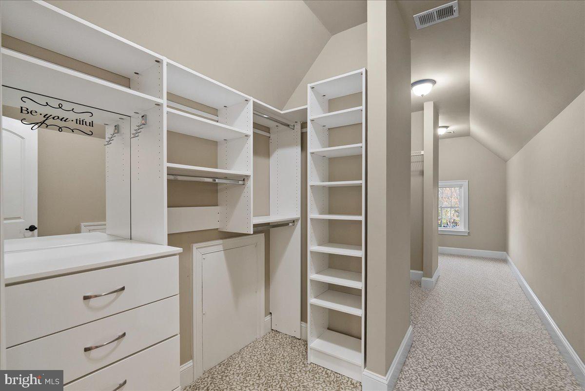 DAWSON'S CORNER - Residential