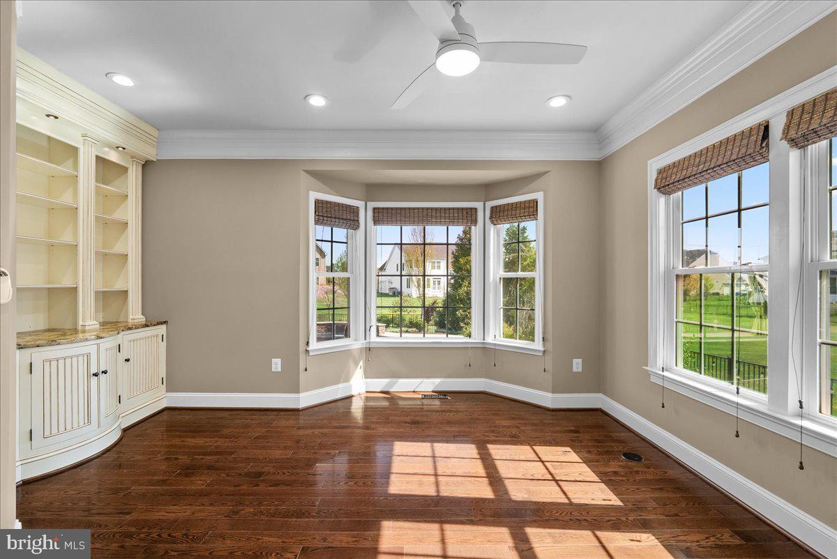 DAWSON'S CORNER - Residential