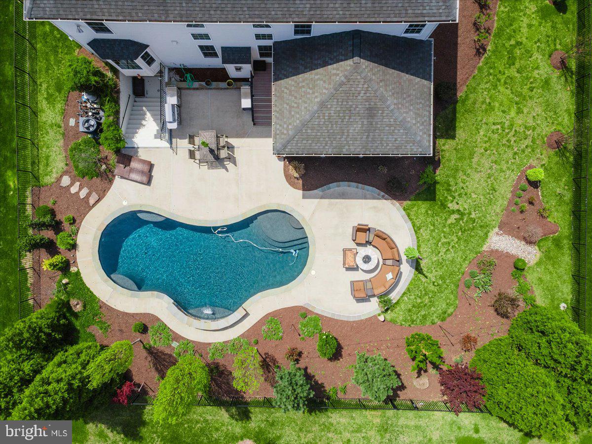 DAWSON'S CORNER - Residential