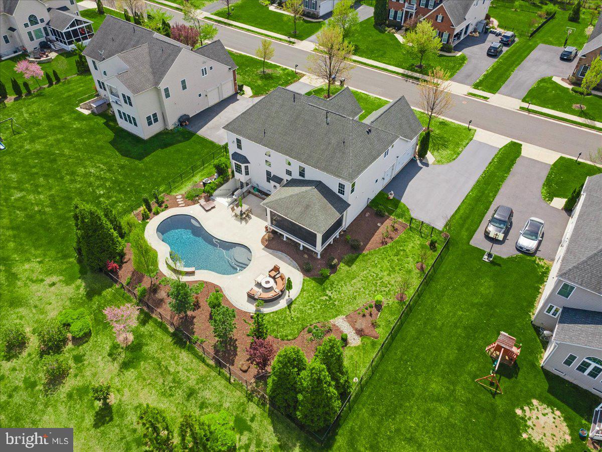 DAWSON'S CORNER - Residential