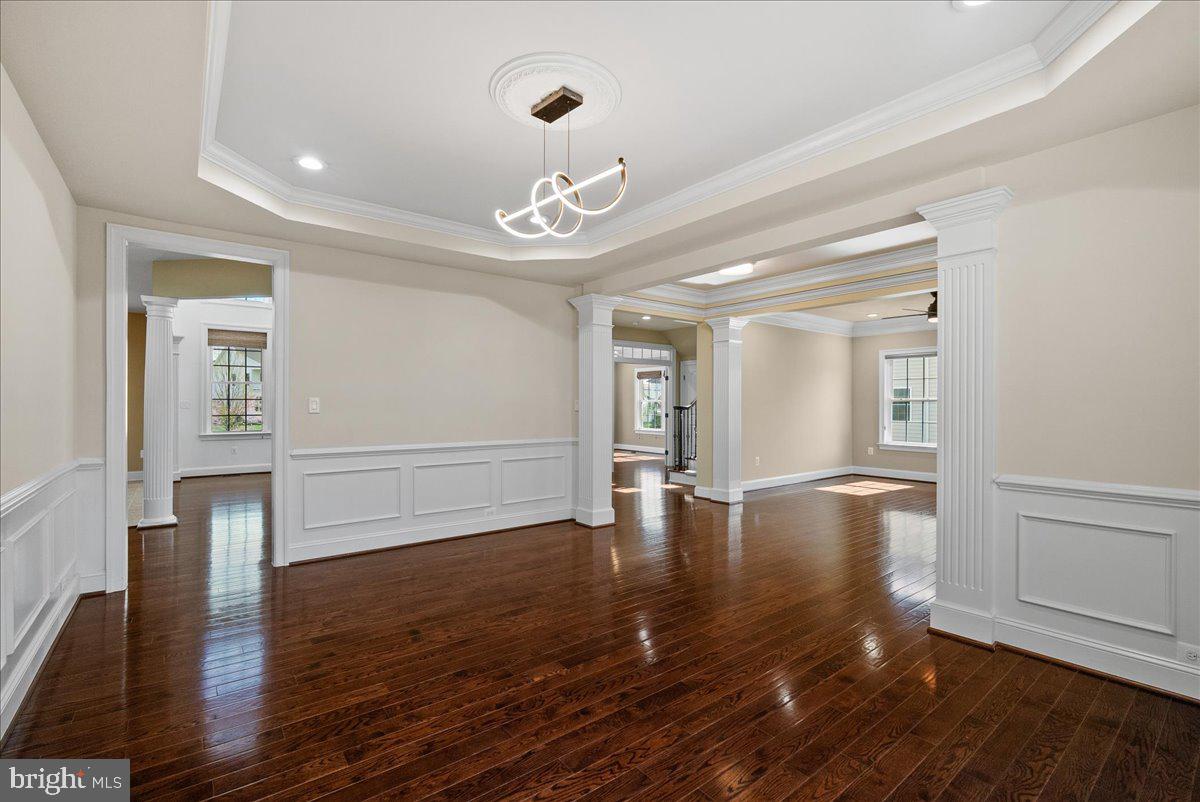 DAWSON'S CORNER - Residential