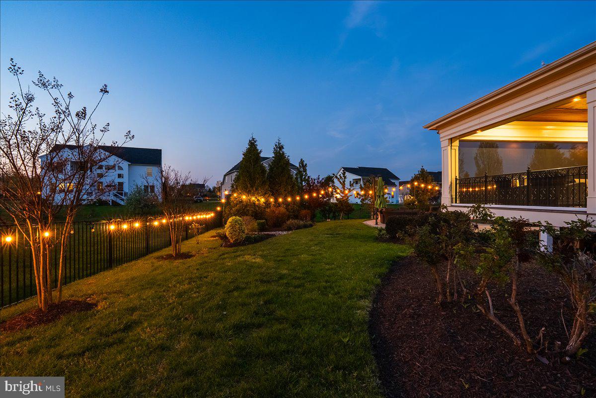 DAWSON'S CORNER - Residential