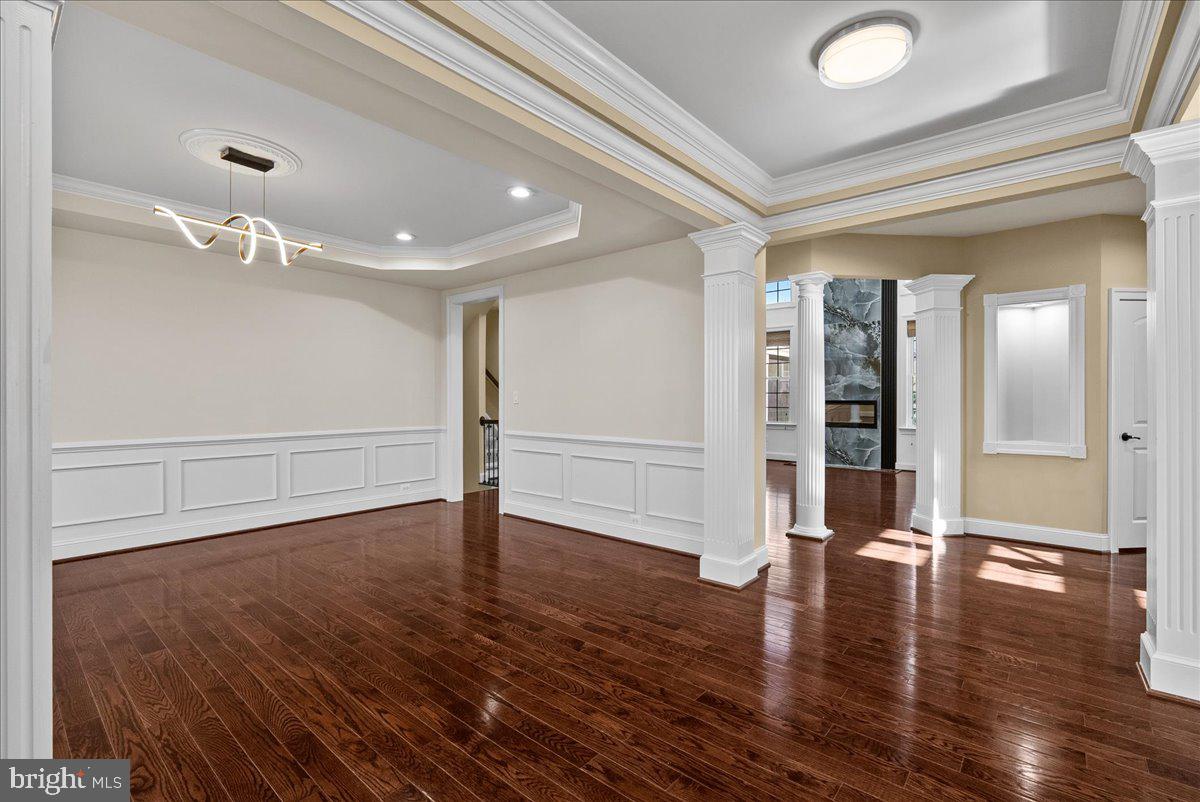 DAWSON'S CORNER - Residential