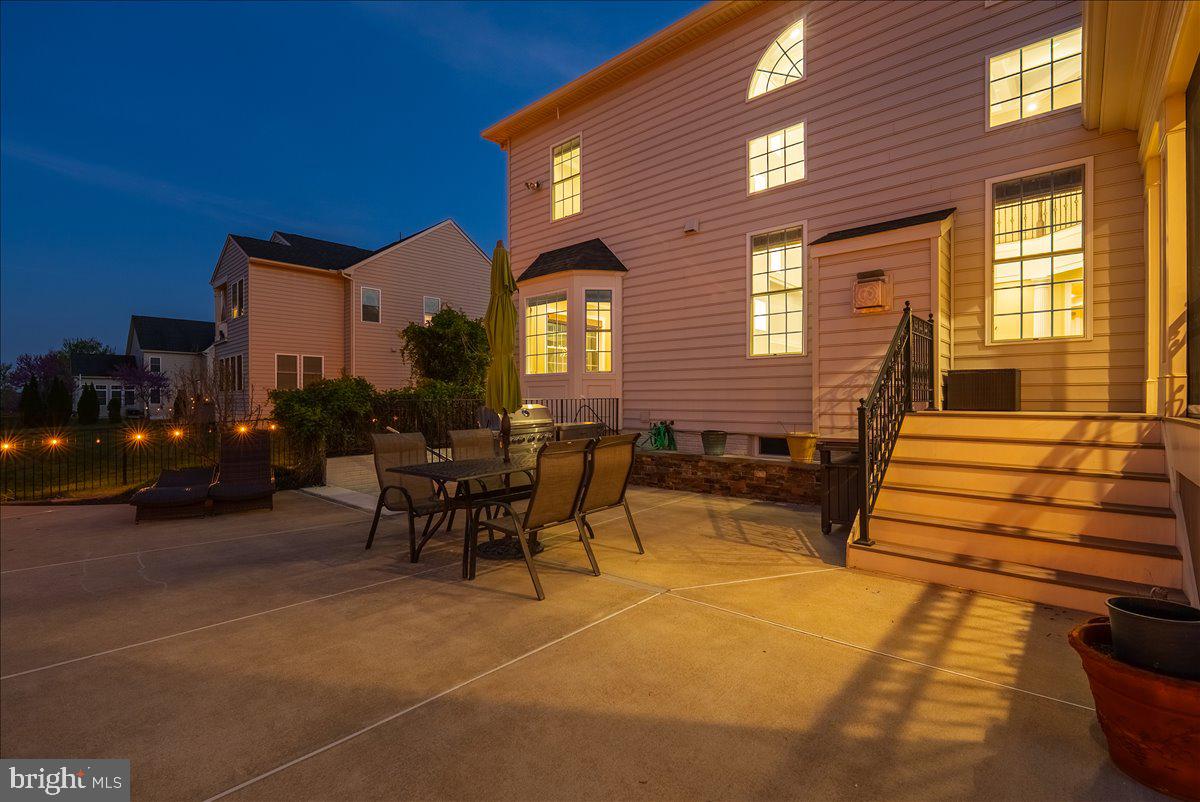 DAWSON'S CORNER - Residential